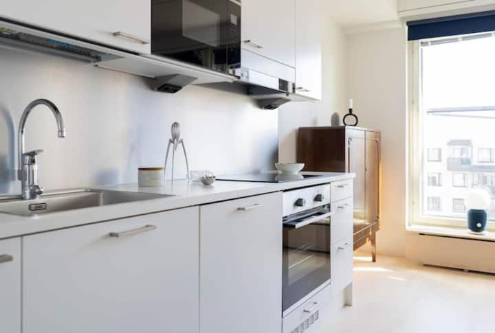Stylish new 1br apt in Aurinkolahti - Housity