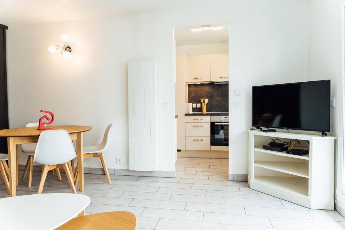 Plaza Fontaine Rouge 01 - Housity