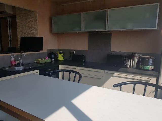 AJACCIO VUE MER ET MONTAGNES JACUZZI 300M PLAGEs - Housity