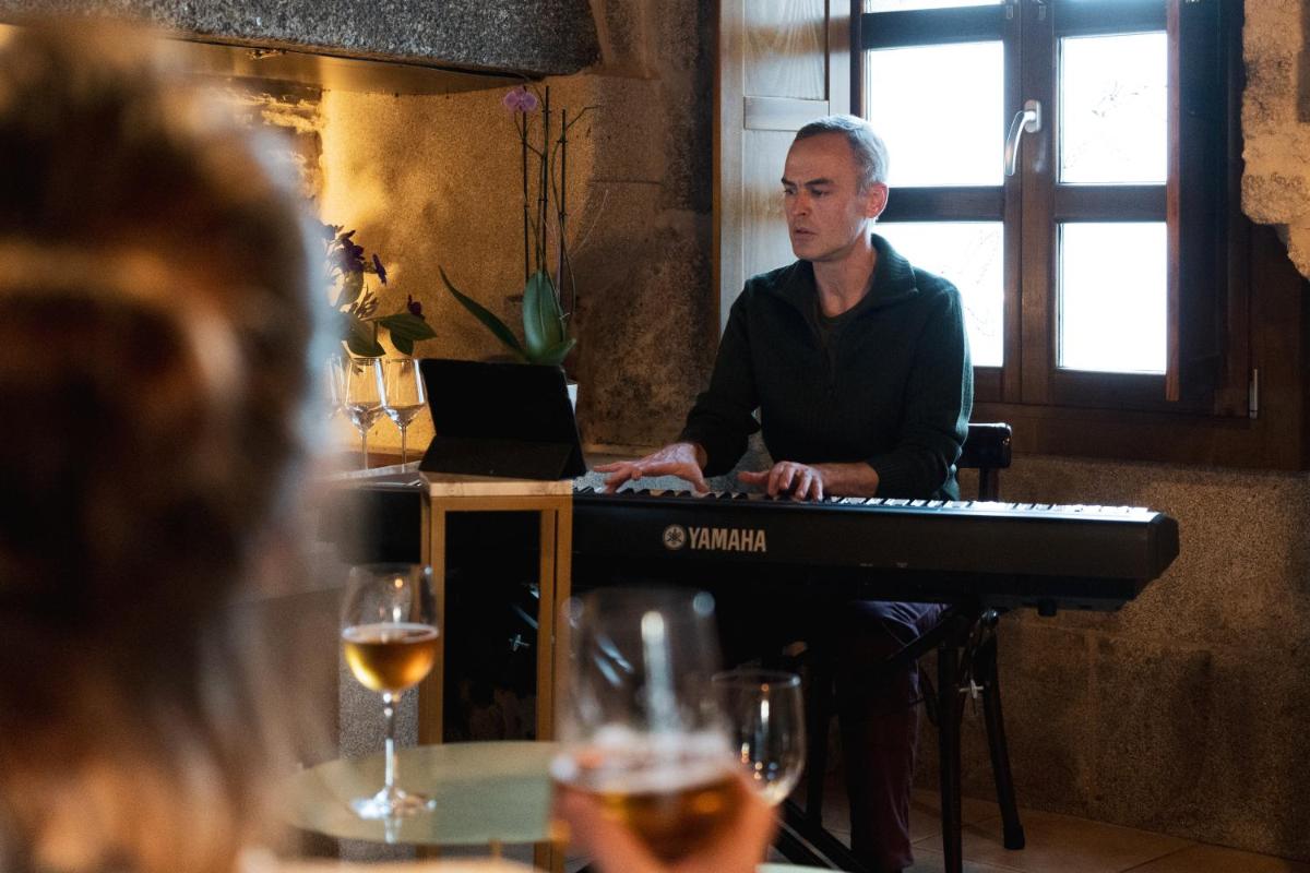 Hostal Pension Artilleiro - Housity