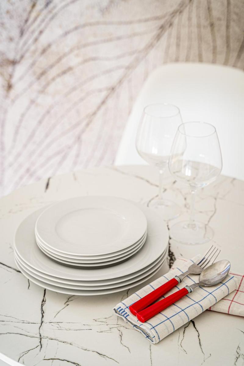 Oisife Apartments - Housity