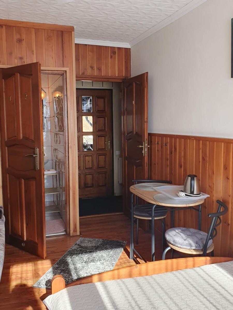 Pokoje Gościnne Angelika - Housity