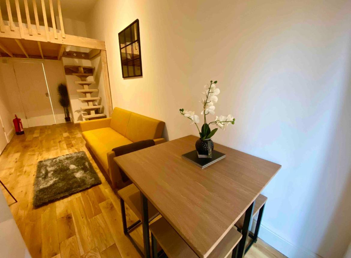 Flat 8, 10 St Johns - Housity