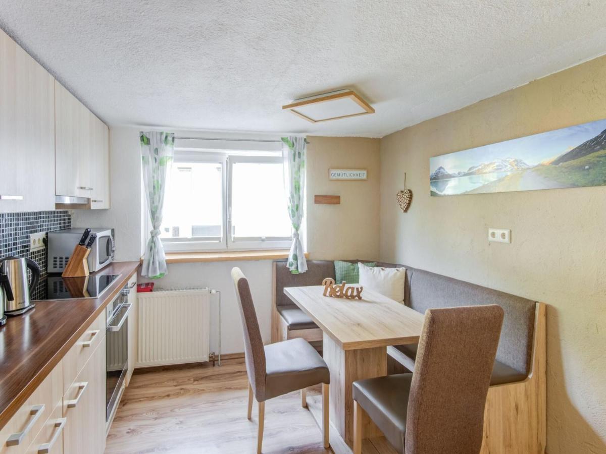 Attractive  in Galt r with Ski Storage - Housity