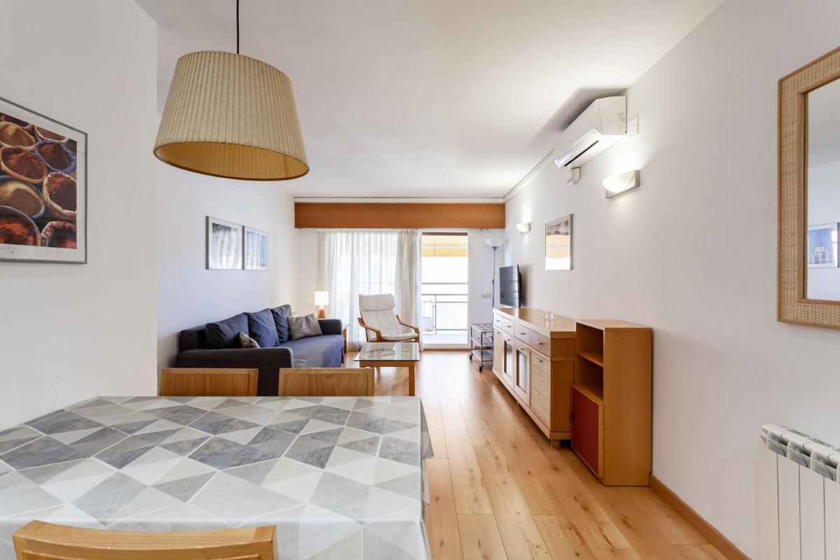 Fenals Apartment - Housity