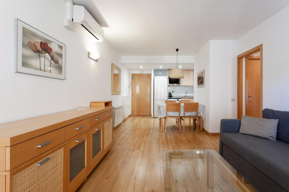 Fenals Apartment - Housity