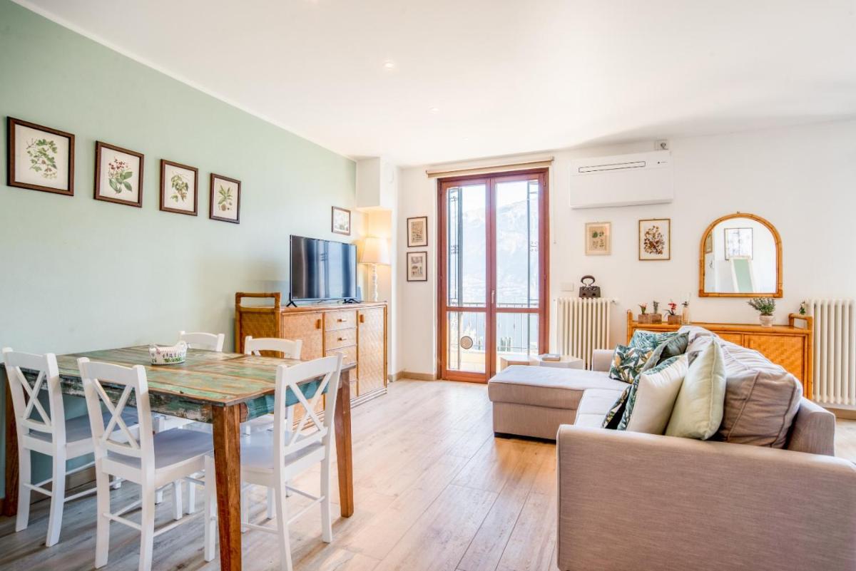 Bellagio Lakeview Apartment - Housity