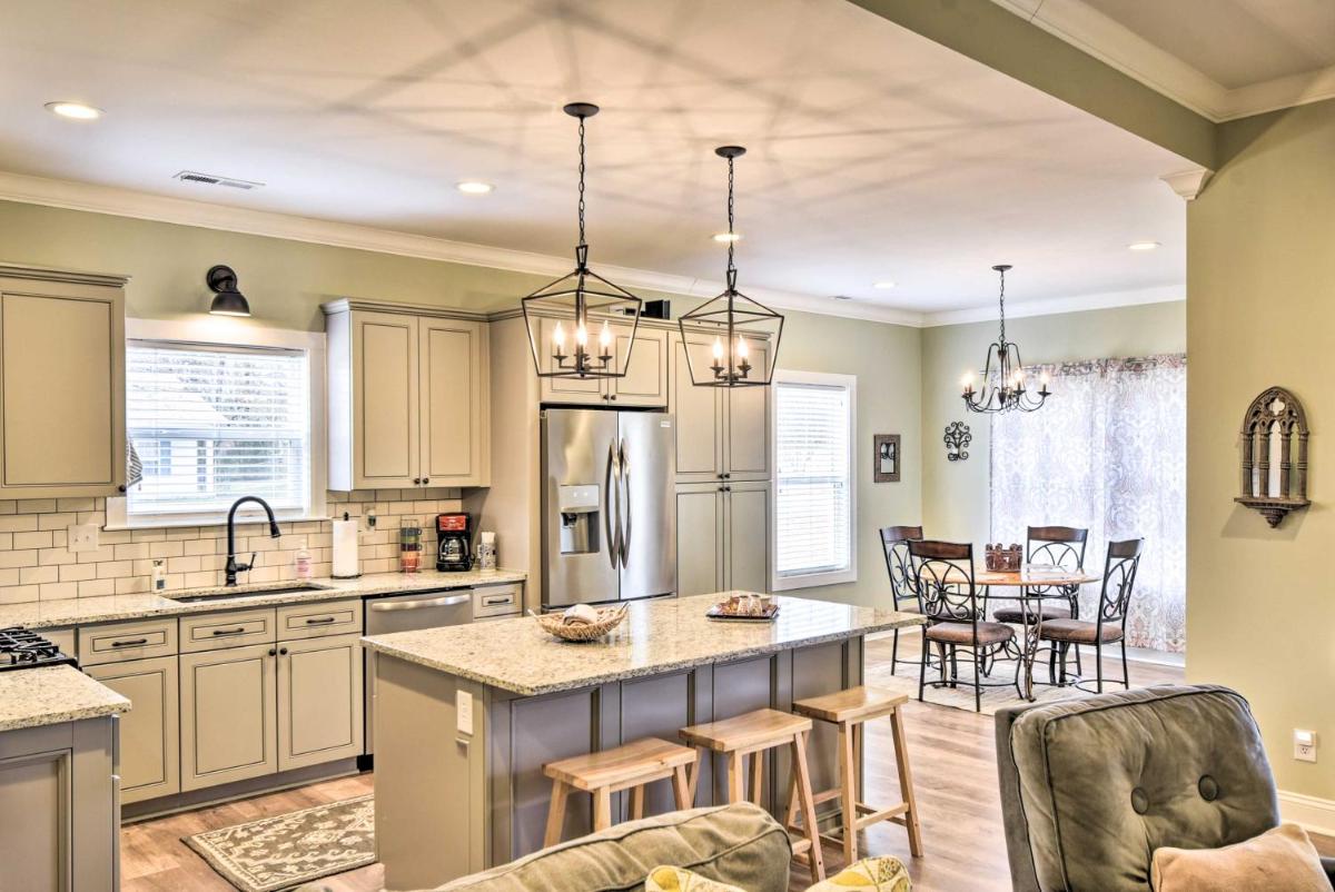 Newly Built Arab Abode Near Guntersville Lake - Housity