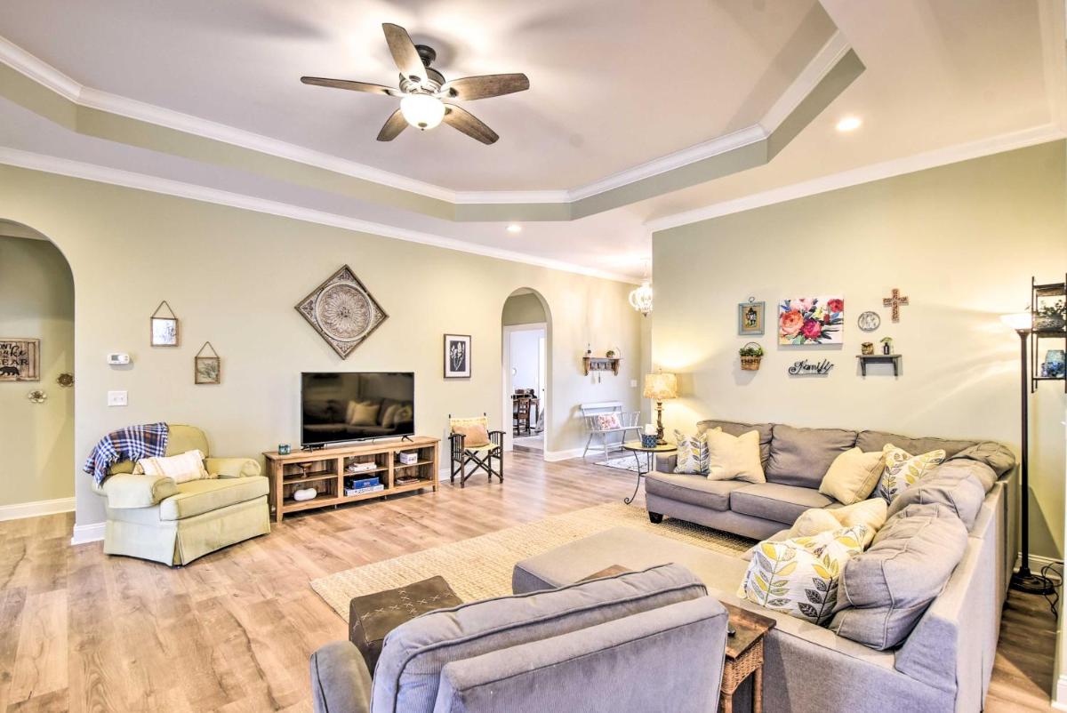 Newly Built Arab Abode Near Guntersville Lake - Housity