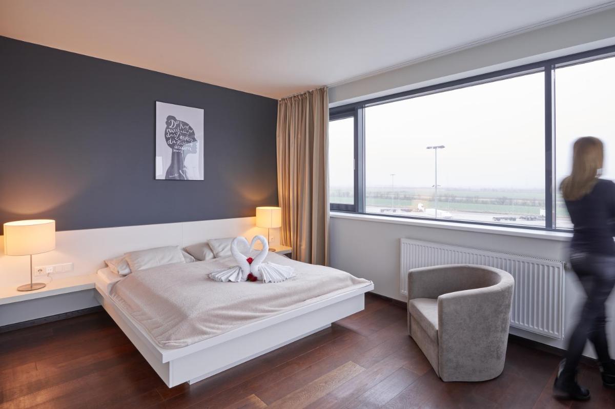 Rosenberger Seminar-Hotel Deutsch-Wagram - Housity