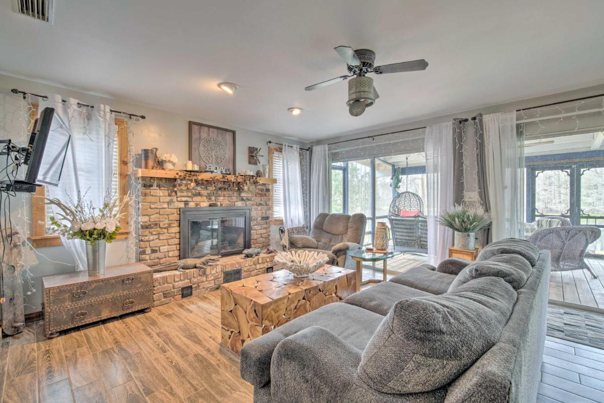 Unplugged Withlacoochee Riverfront Retreat! - Housity