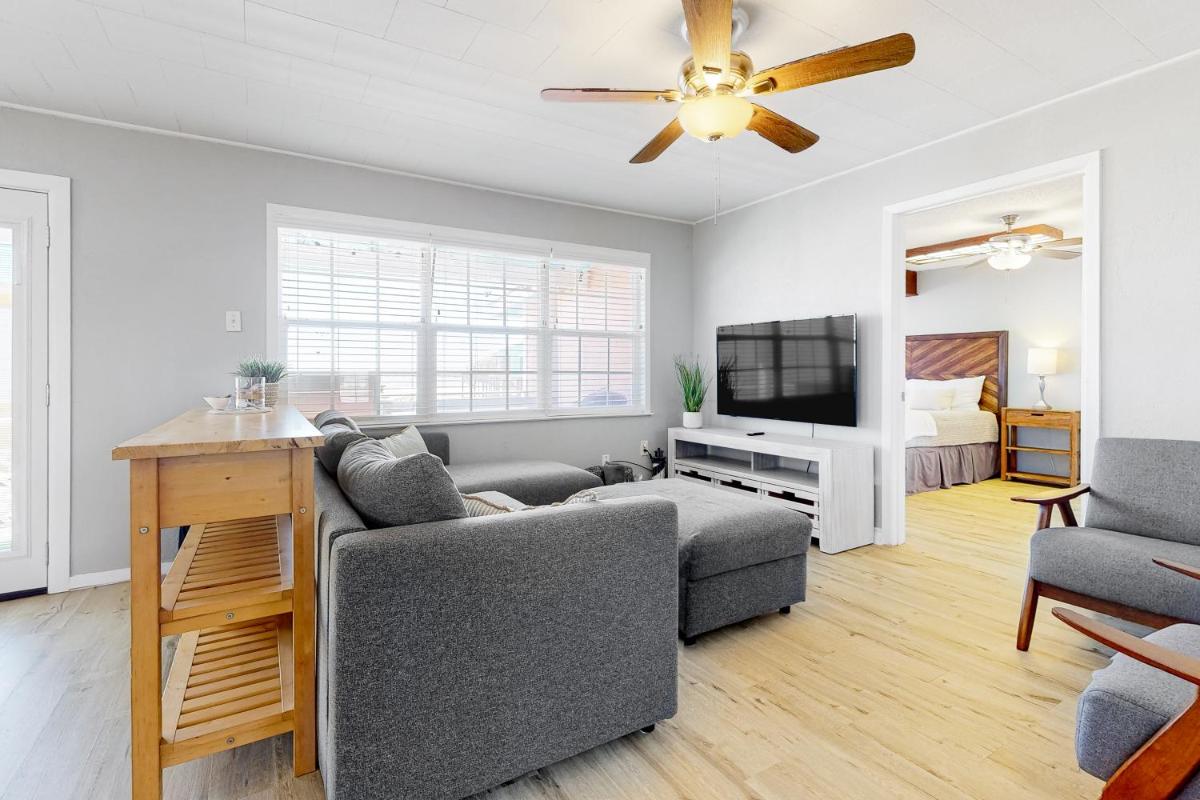 The Mermaid Cove - Housity