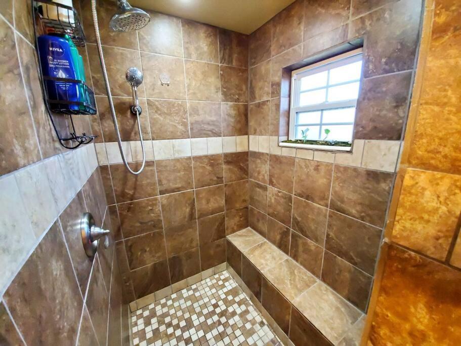 The Greenhouse - 3bed 2bath home in Tahlequah, OK - Housity
