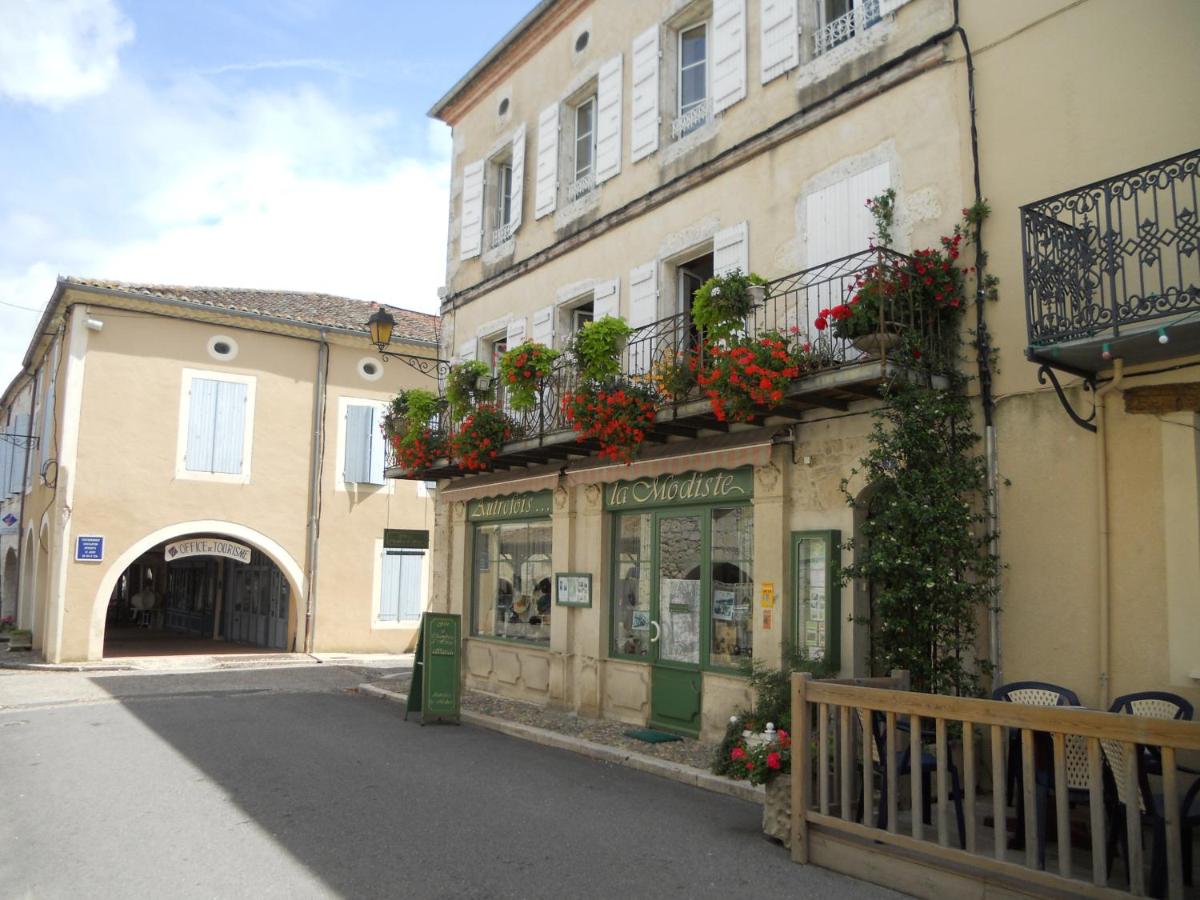 Autrefois La Modiste - Housity