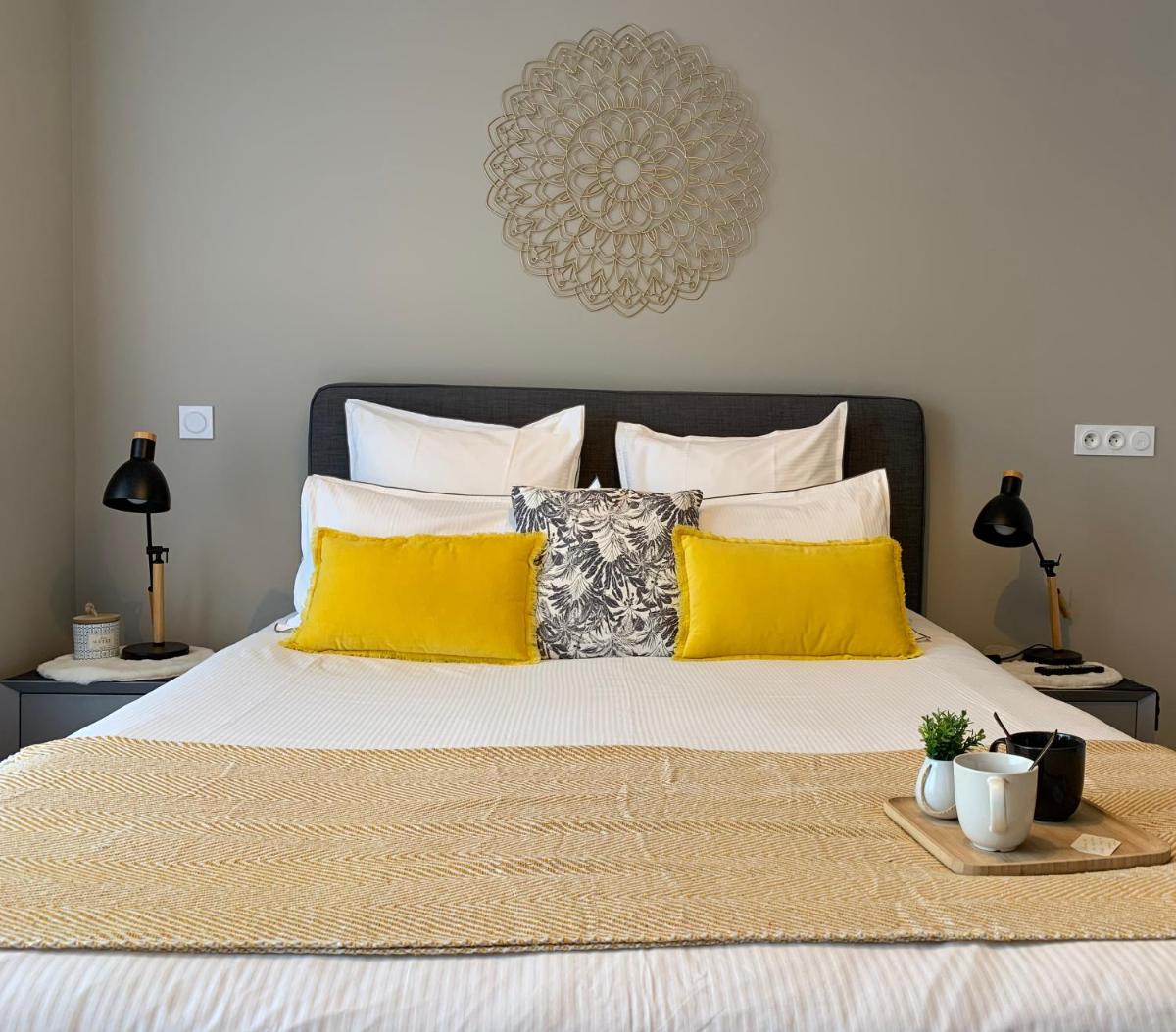 Sweet Home studio Aix en Provence, terrasse, piscine, resto, - Housity