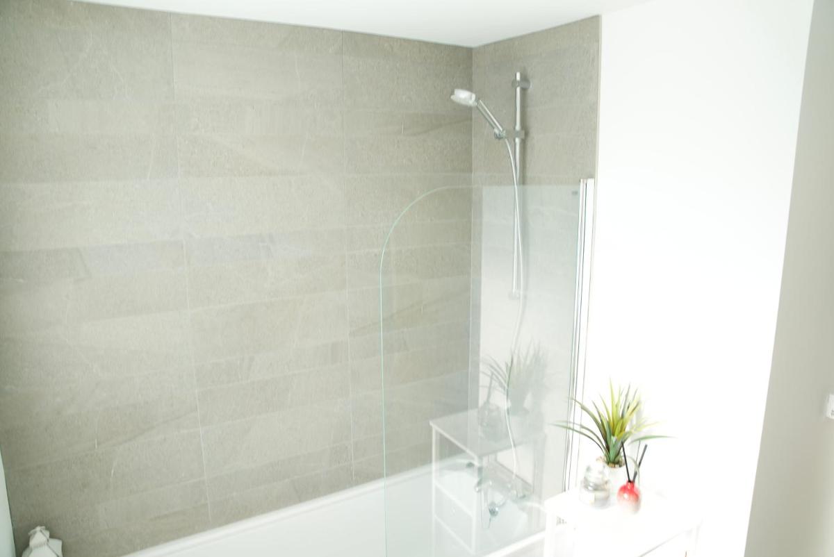 Modern 3 Bedroom Coastal Home - Housity