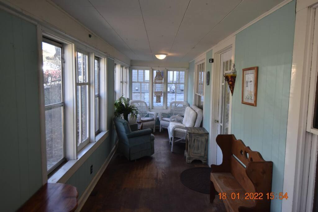 Bungalow in Bloom - Housity