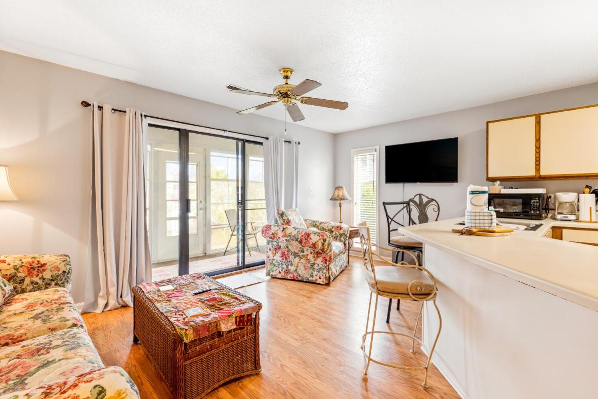 Golf and Sea Retreat - Housity