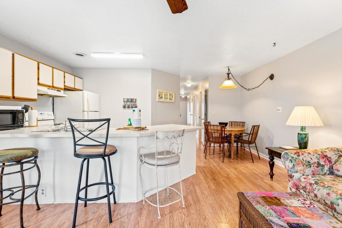 Golf and Sea Retreat - Housity