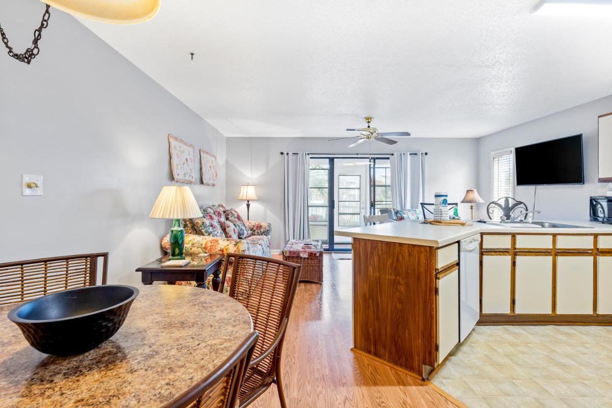 Golf and Sea Retreat - Housity