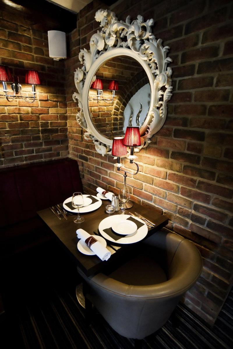 The Ashbourne Hotel - Housity