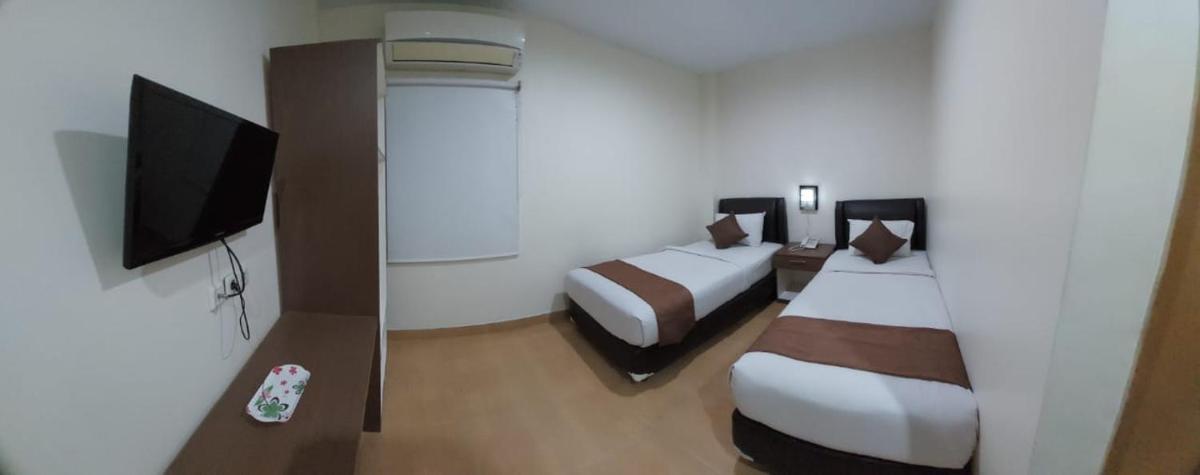 Suitetrails - Grand Avira Hotel
