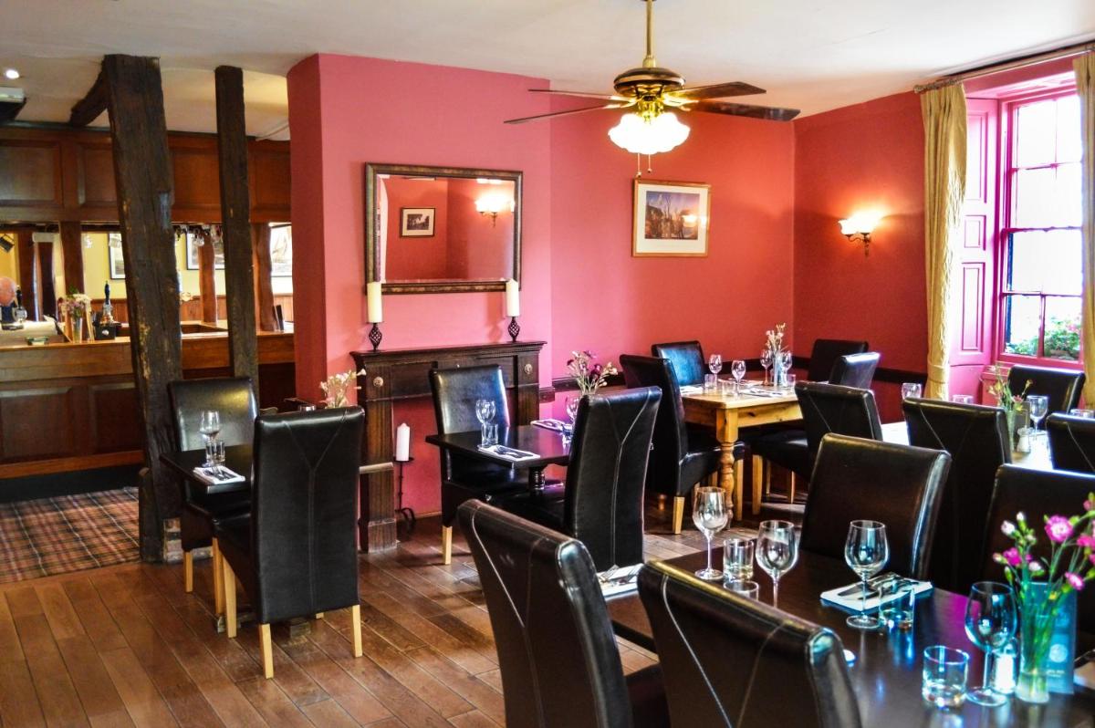 The Crown Inn Hotel - Housity