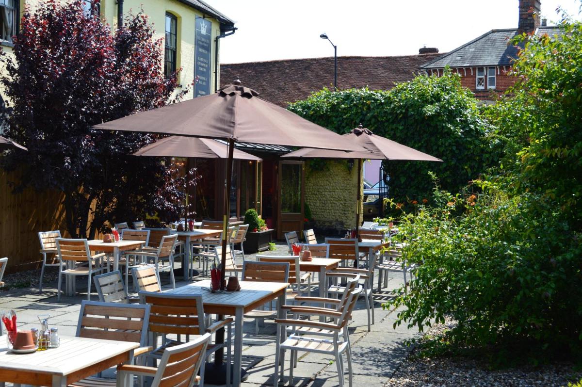 The Crown Inn Hotel - Housity