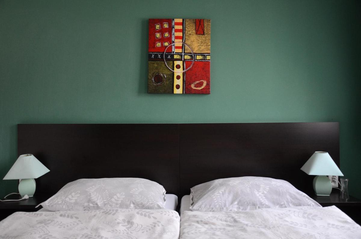 Garni HOTEL Fellini - Housity