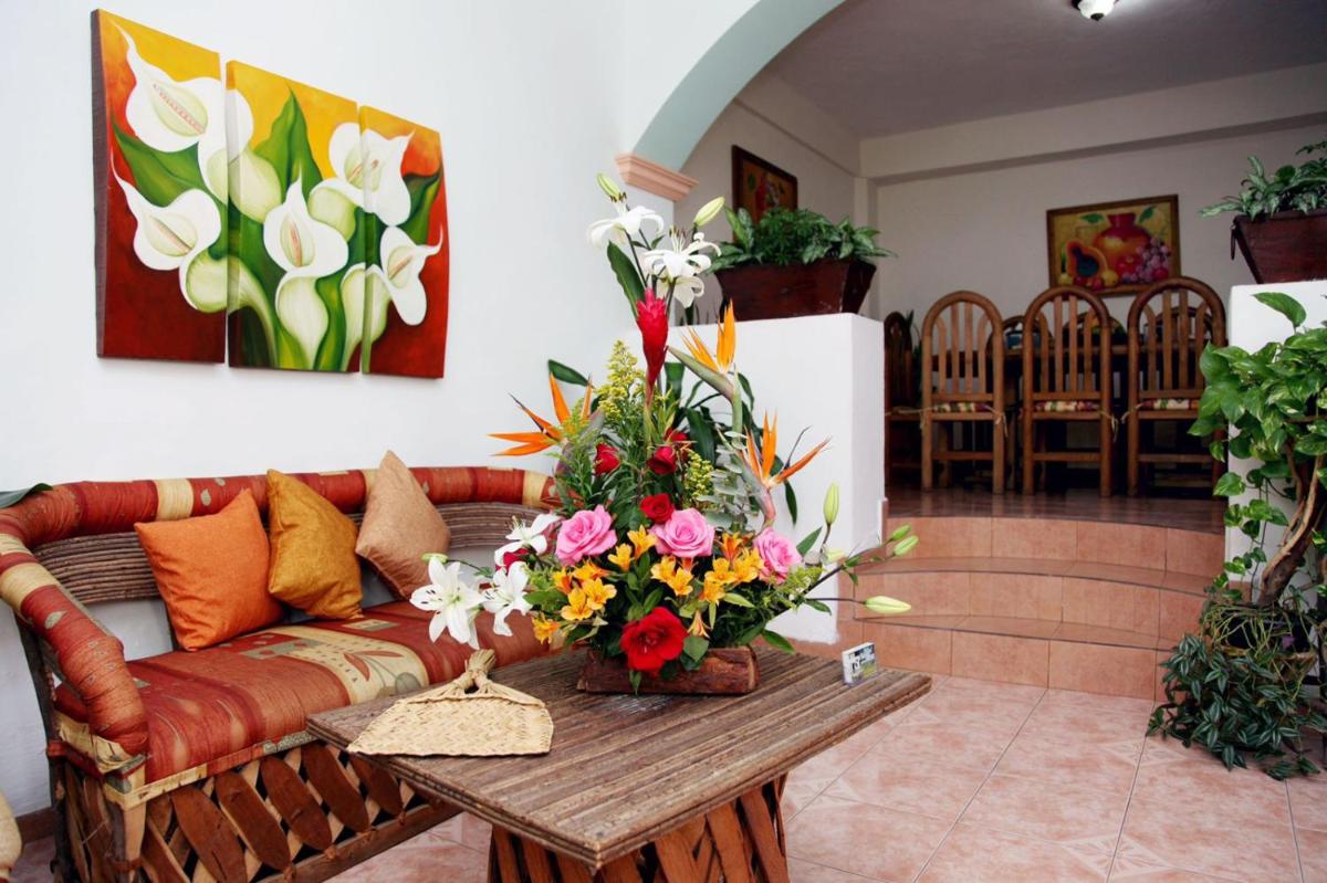 Hostal Casa Blanca - Housity