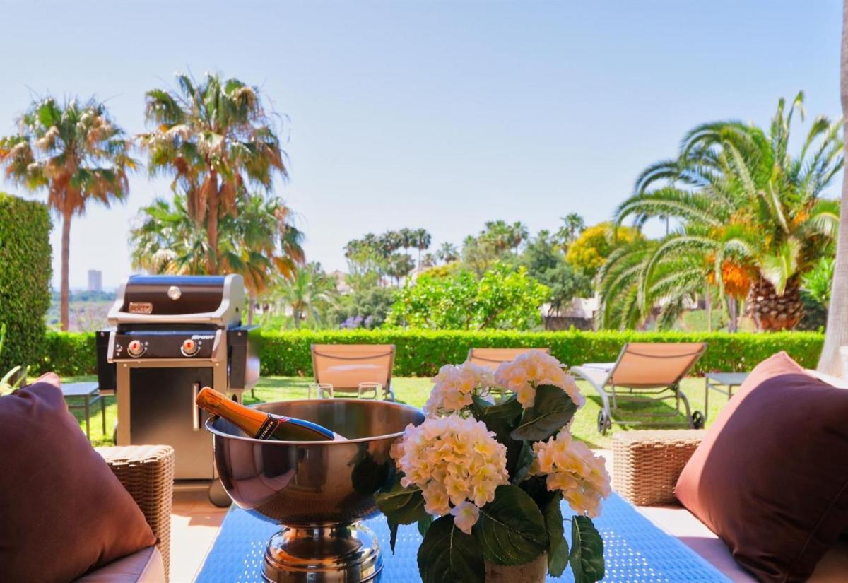 Fabulous apartment in Elviria Hills - Housity