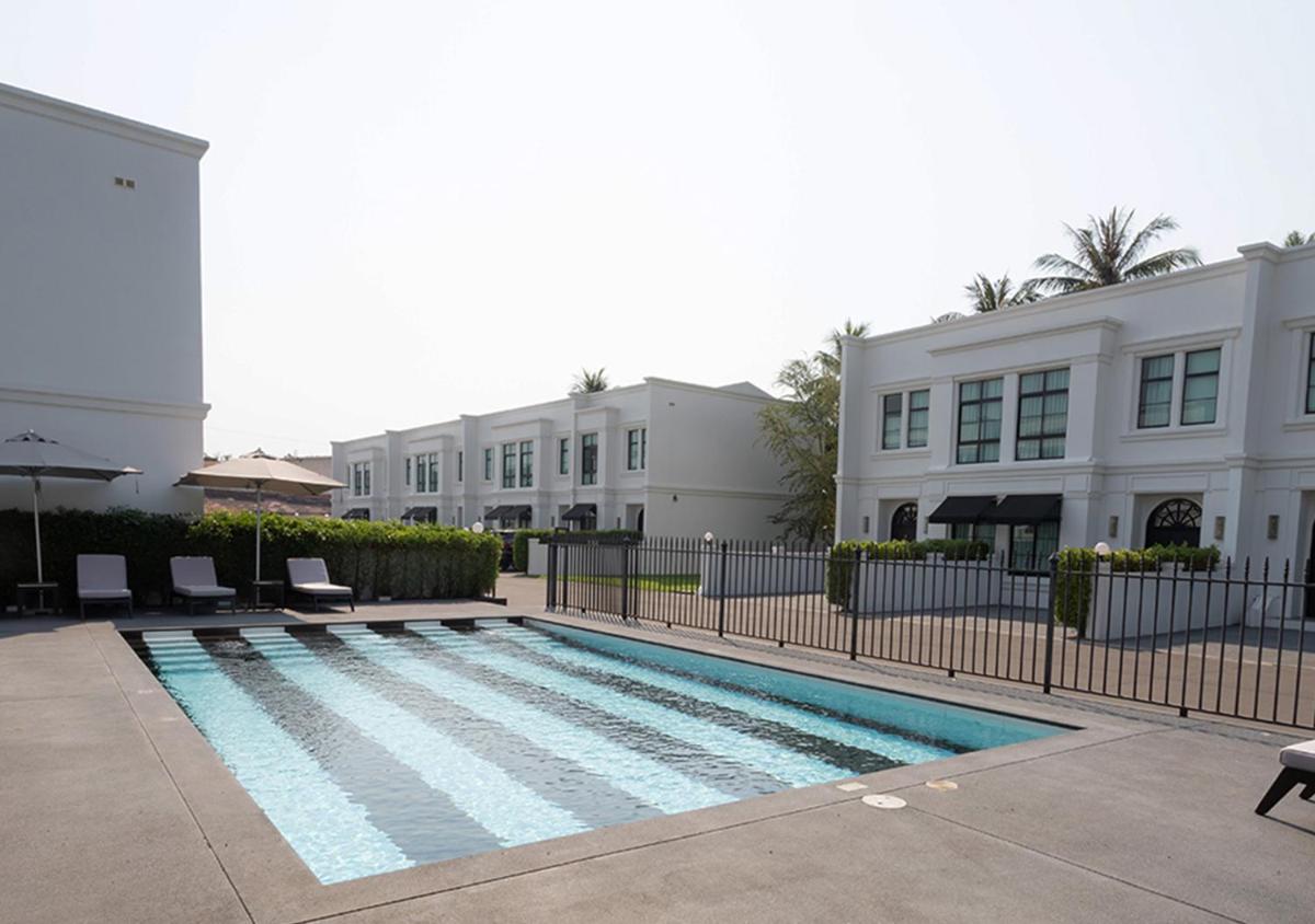 Luxury Town-House - Housity