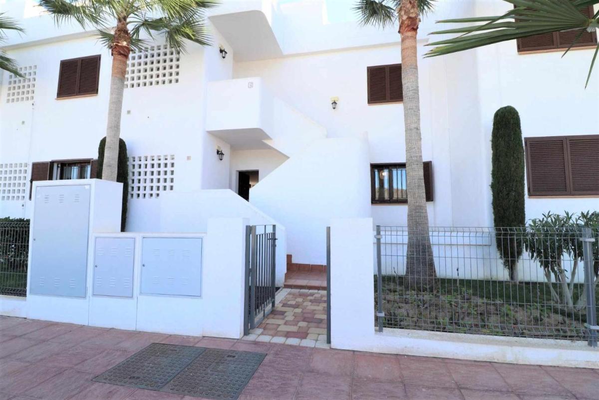 Jazmines apto frente al mar con piscinas - Housity