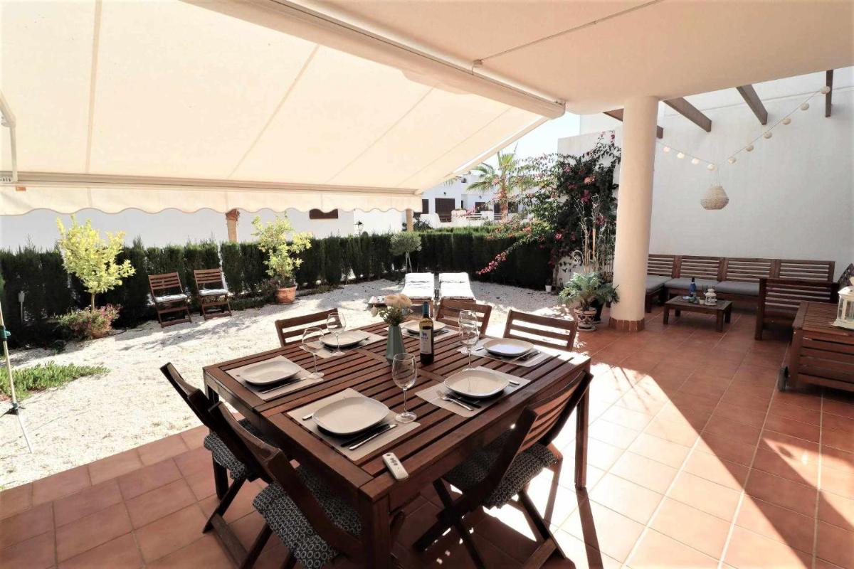 Jazmines apto frente al mar con piscinas - Housity