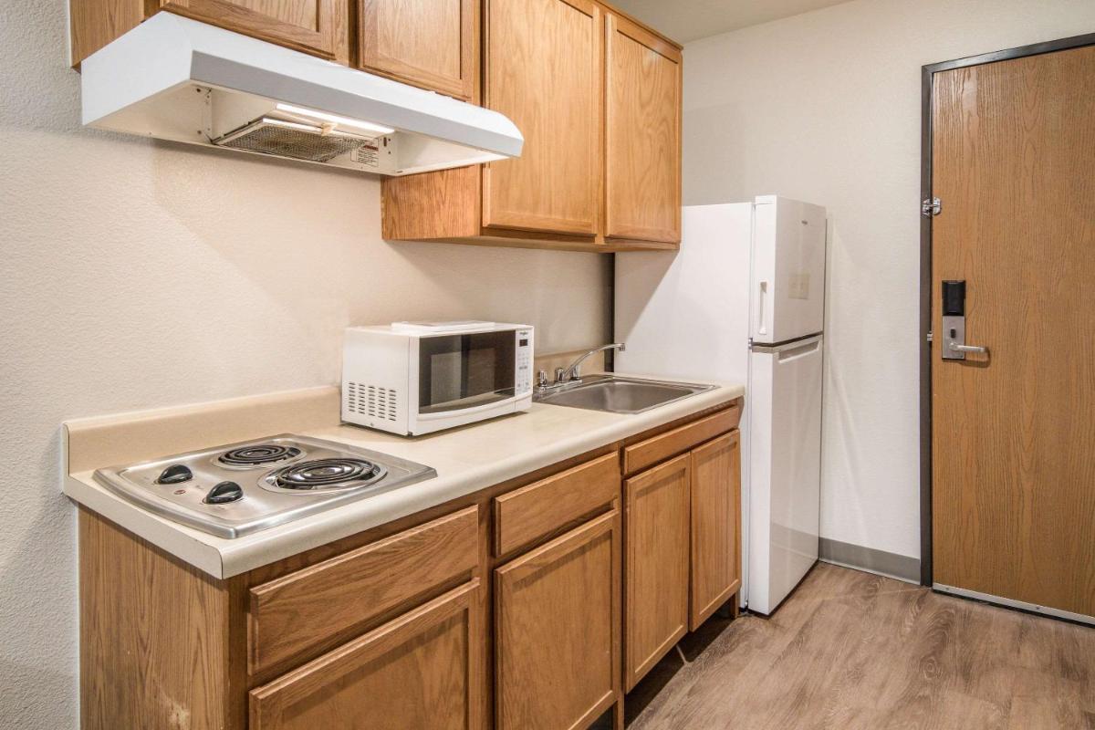 WoodSpring Suites Denton - Housity