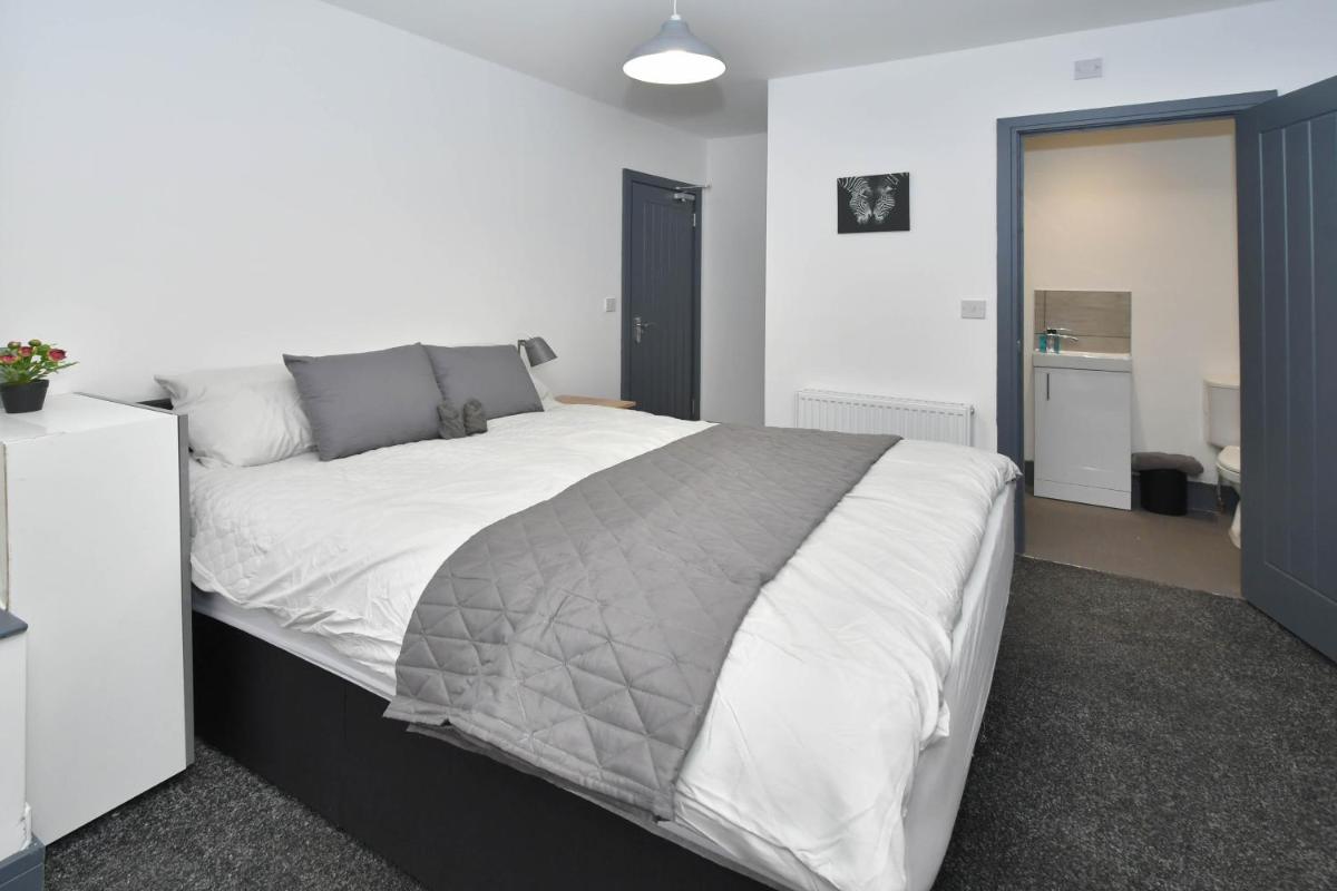 Townhouse @ Princes Road Stoke - Housity