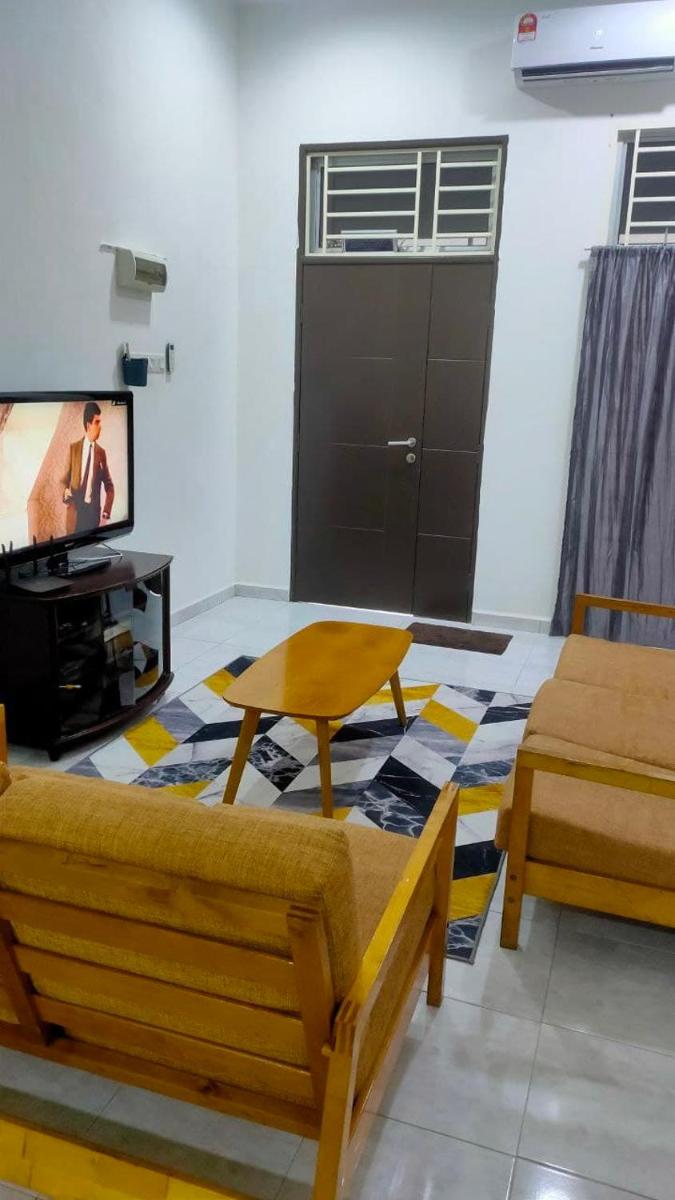Bushra Guest House, Batu Pahat - Housity