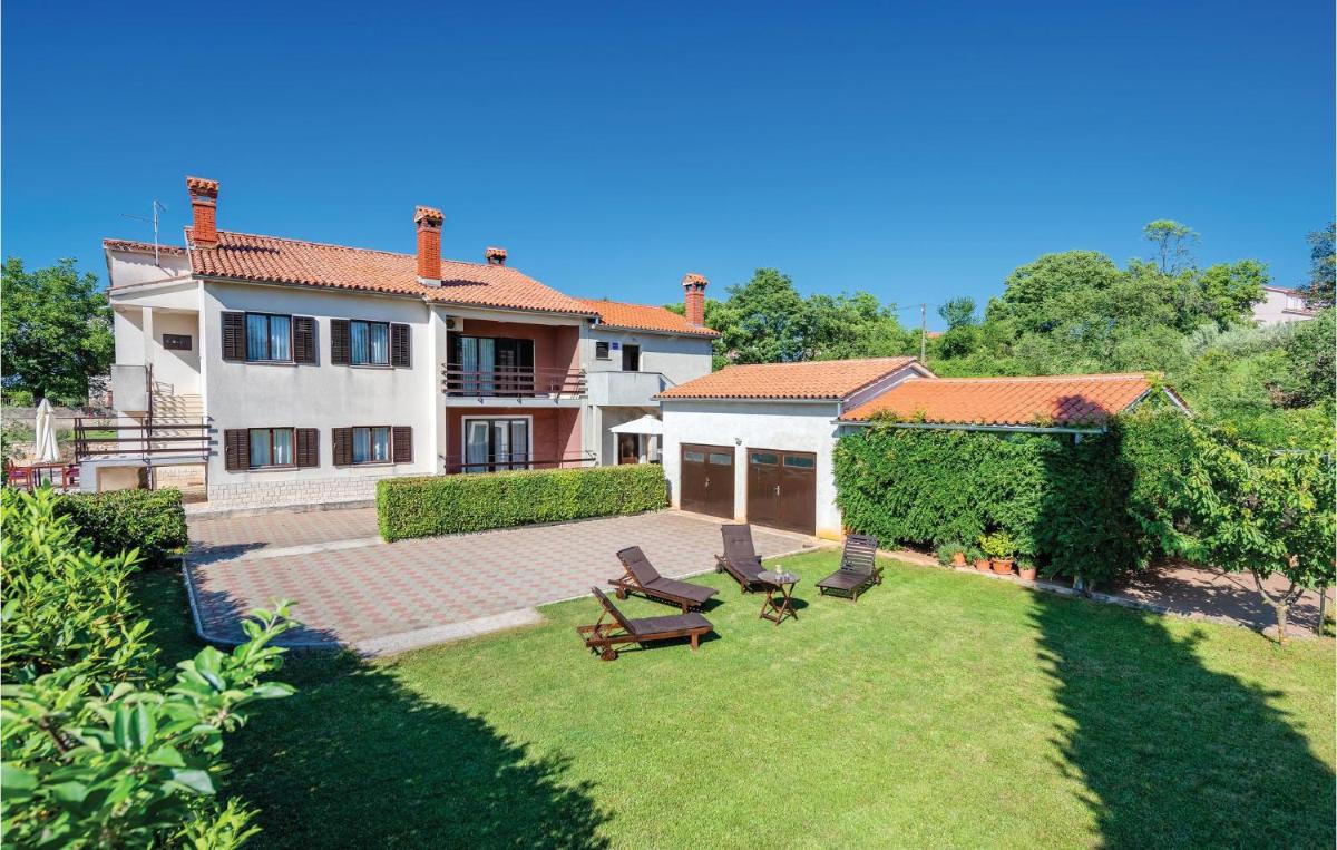 Holiday Home Hrboki V - Housity