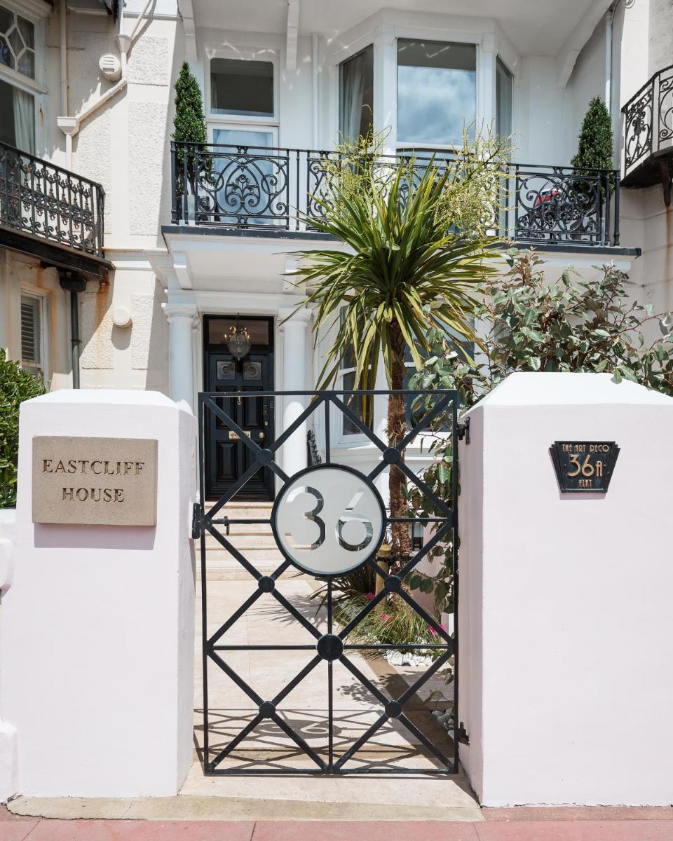 Eastcliff House & The Art Deco Flat - Housity