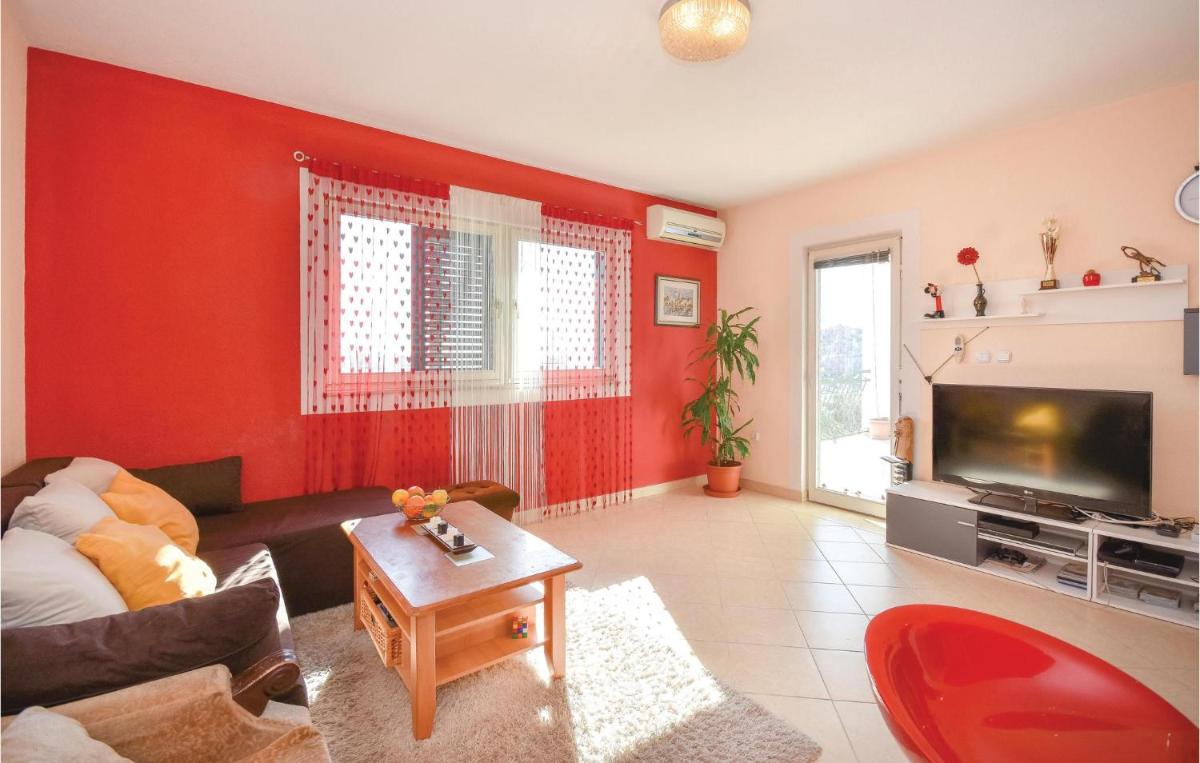 Nice Apartment In Mravince With House Sea View - Housity