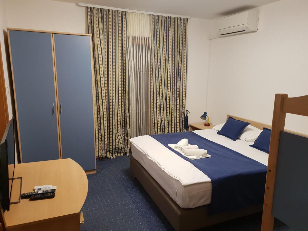 Pansion Laguna - Housity