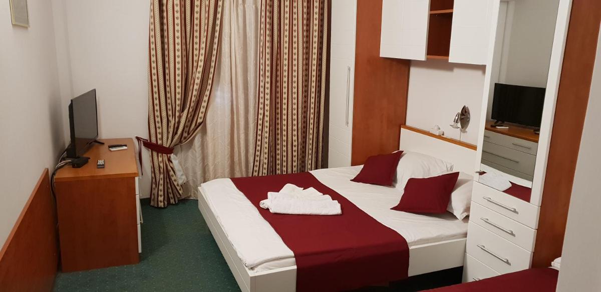 Pansion Laguna - Housity