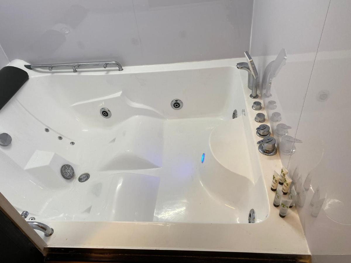 WNS Hotel - Housity