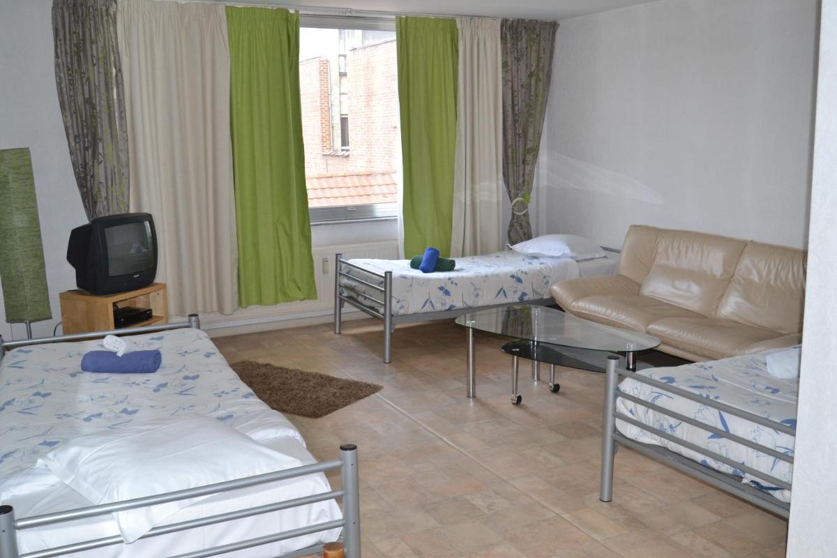 Charleroi Apartotel Des Jardins De La Fontaine Qui Bout - Housity