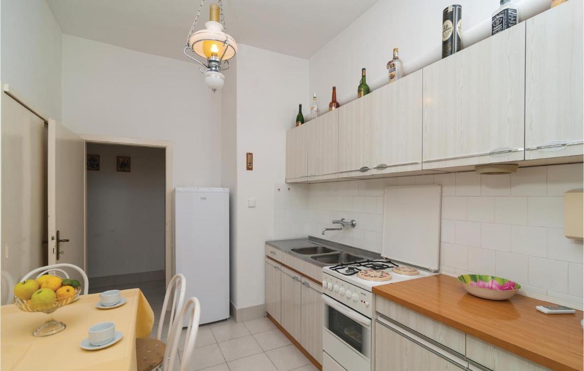 Two-Bedroom Apartment In Supetar - Housity
