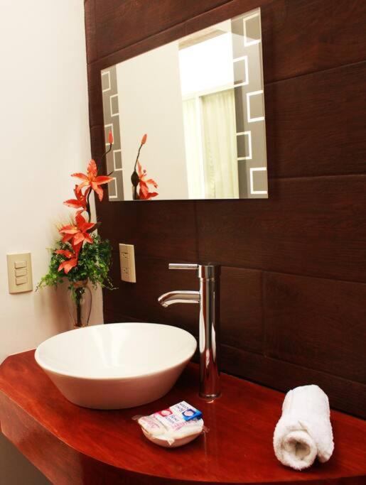 Bonita Casa y Casa Club con Alberca y Cancha - Housity