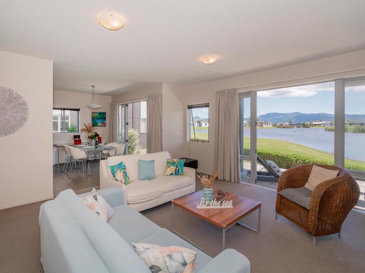 Golfer's Paradise - Matarangi Holiday Home - Housity
