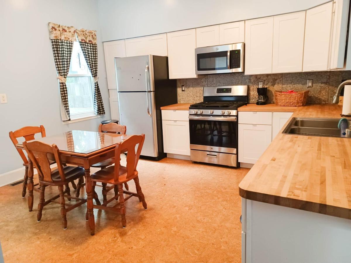 Huge 2 Bedroom House in the Heart of Northside! - Housity