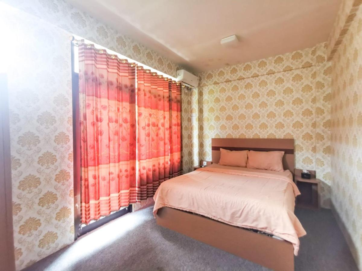 Room at AWS Apartment by Levi - Housity