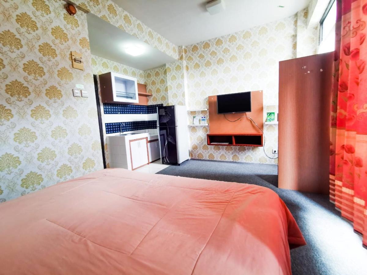 Room at AWS Apartment by Levi - Housity